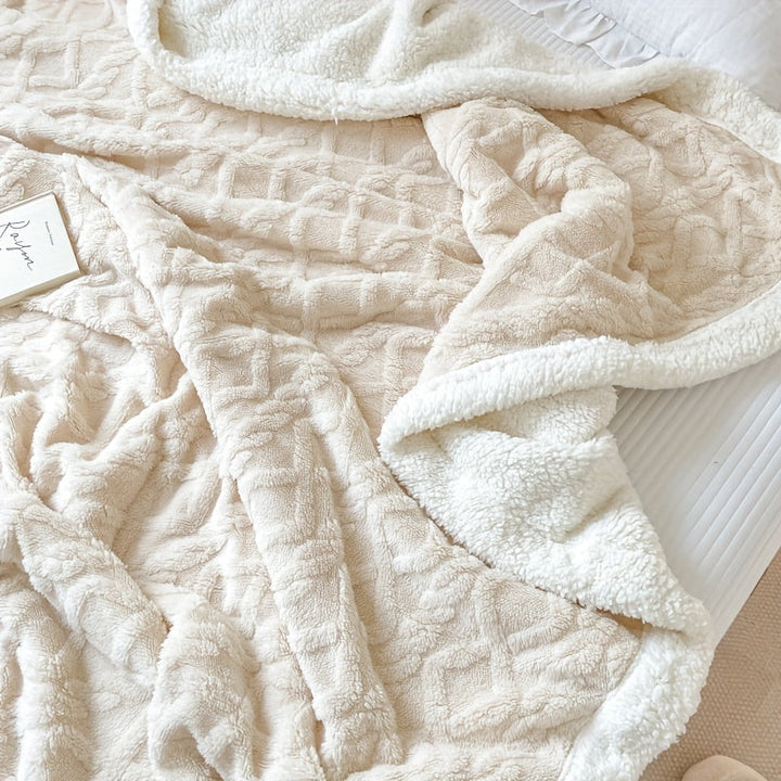 CozyNest - Reversible Fleece Blanket for Fall and Winter