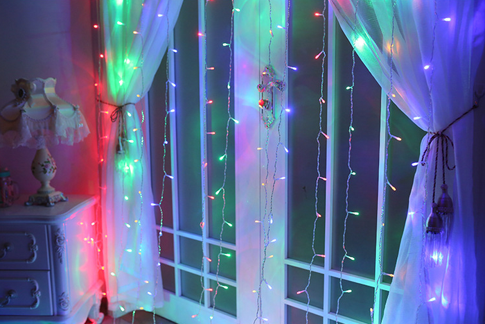 Plushridge LED Curtain Lights 9.8 x 9.8 ft, 304 LEDs with Remote