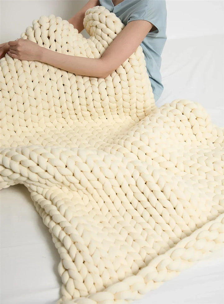 Chunky Knit Handmade Weighted Throw – Ultra-Cozy &amp; Stylish Blanket