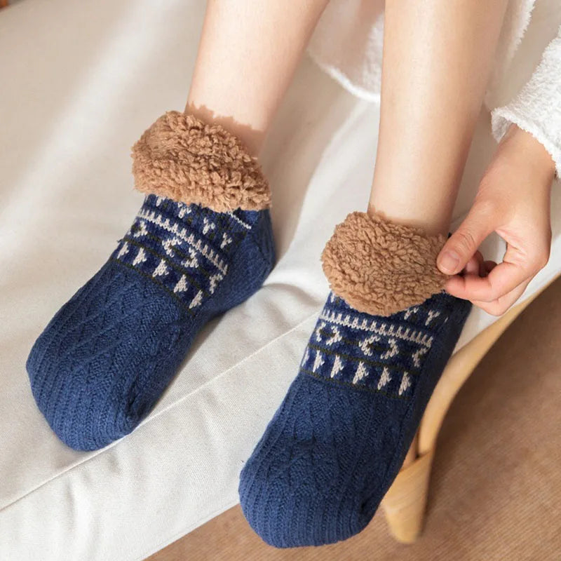 Snowflake Pattern Fleece-Lined Socks with Non-Slip Grips