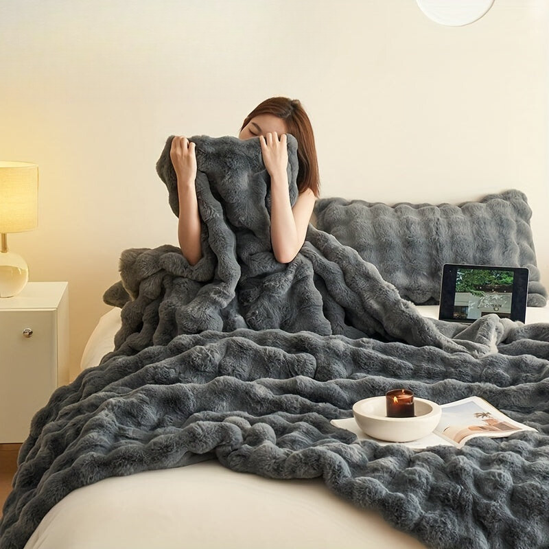 Double-Sided Fleece Blanket – Soft, Warm &amp; Stylish for All Seasons