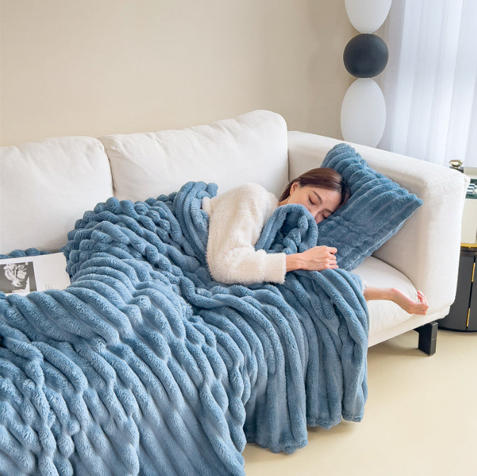 WarmHug Blanket - Ultimate Coziness for Cold Winter Evenings