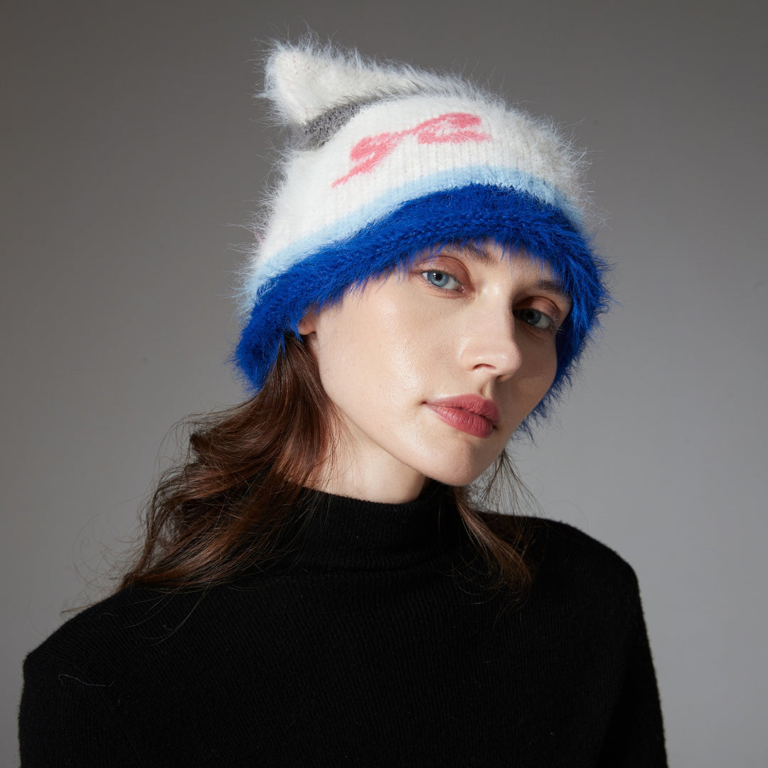 Fluffy cat ear beanie with bow pattern