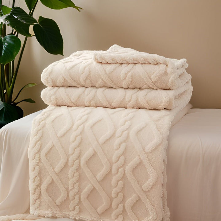 SNUGLAYERS – Double-layer fleece blanket with modern geometric design