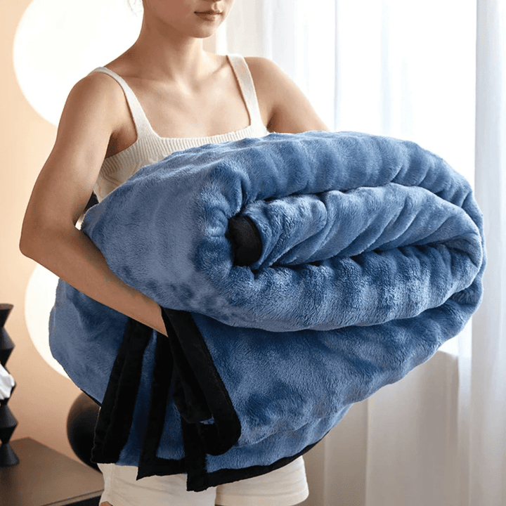 Double-Sided Plush Fleece Blanket, Ultra-Soft and Cozy