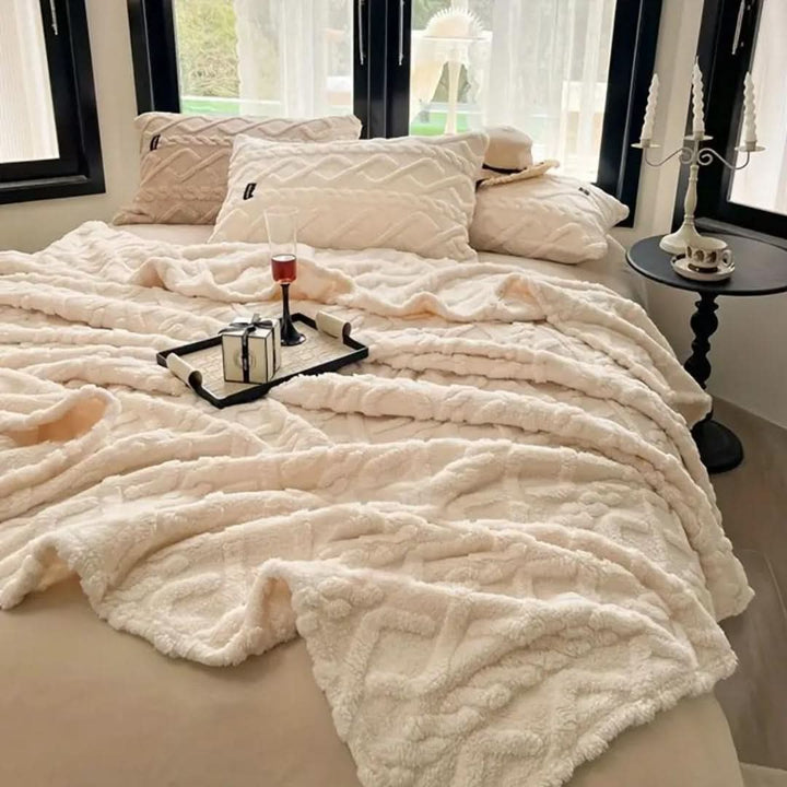 Lightweight 3D Textured Fleece Blanket for Couch, Bed &amp; Travel
