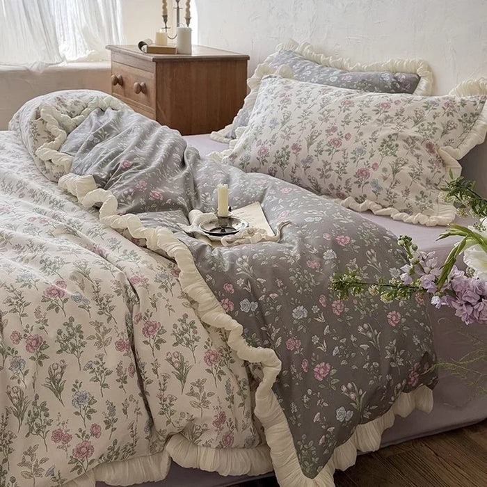 Plushridge™ Reversible Vintage Floral Quilt Set with Ruffle and Pillowcases