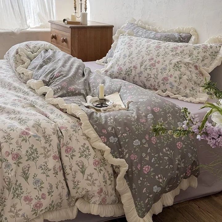 Plushridge™ Reversible Vintage Floral Quilt Set with Ruffle and Pillowcases