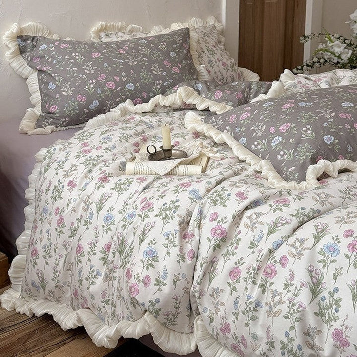Plushridge™ Reversible Vintage Floral Quilt Set with Ruffle and Pillowcases