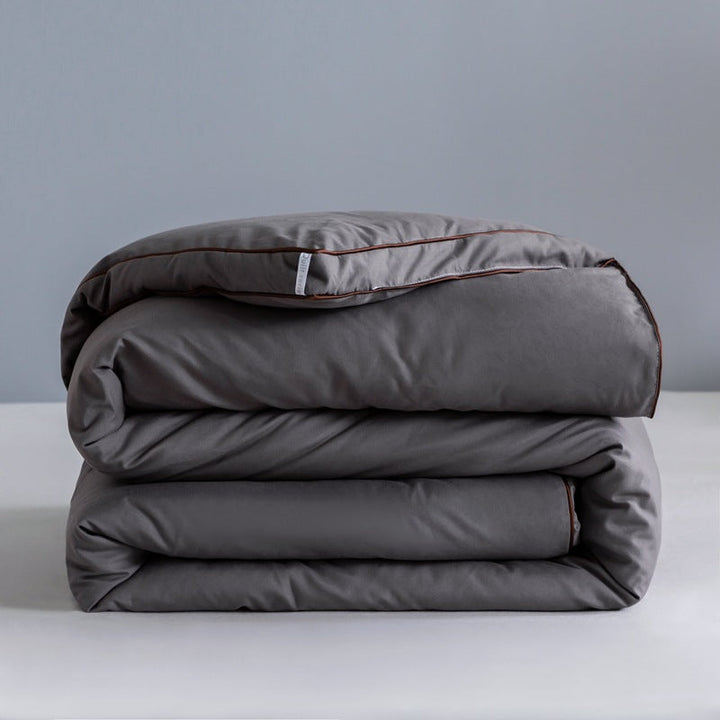 Ladies temperature-regulating year-round comforter