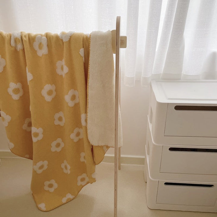 Unisex Cozy Cotton Blanket with Playful Flower Pattern