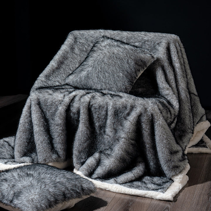 Luxurious Faux Fur Throw Blanket 1787118668