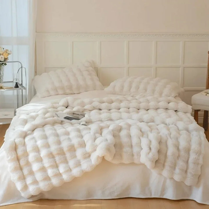 PlushCozy - Faux Fur Winter Blanket