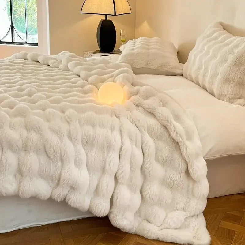 PlushCozy - Faux Fur Winter Blanket