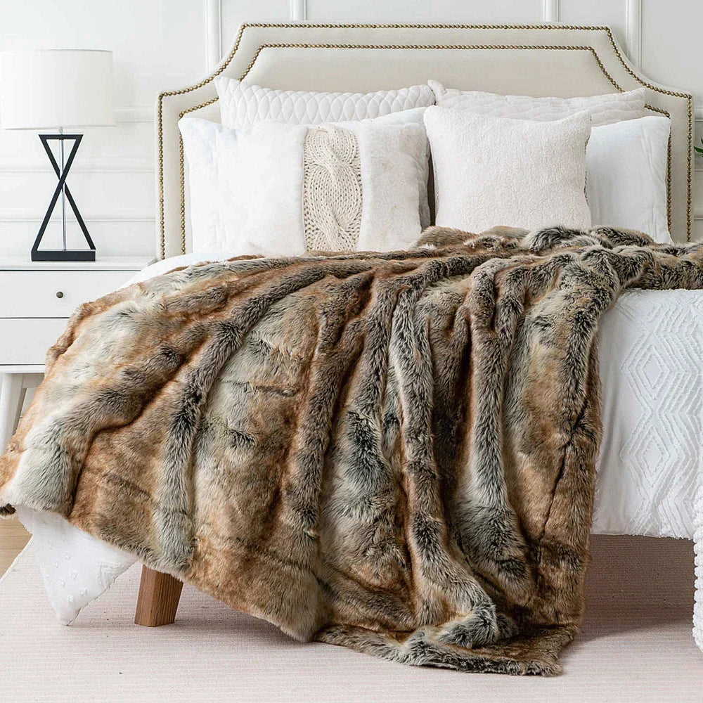 Luxury Faux Fur Blanket - Soft &amp; Warm - Winter Throw - For Sofa &amp; Bedroom