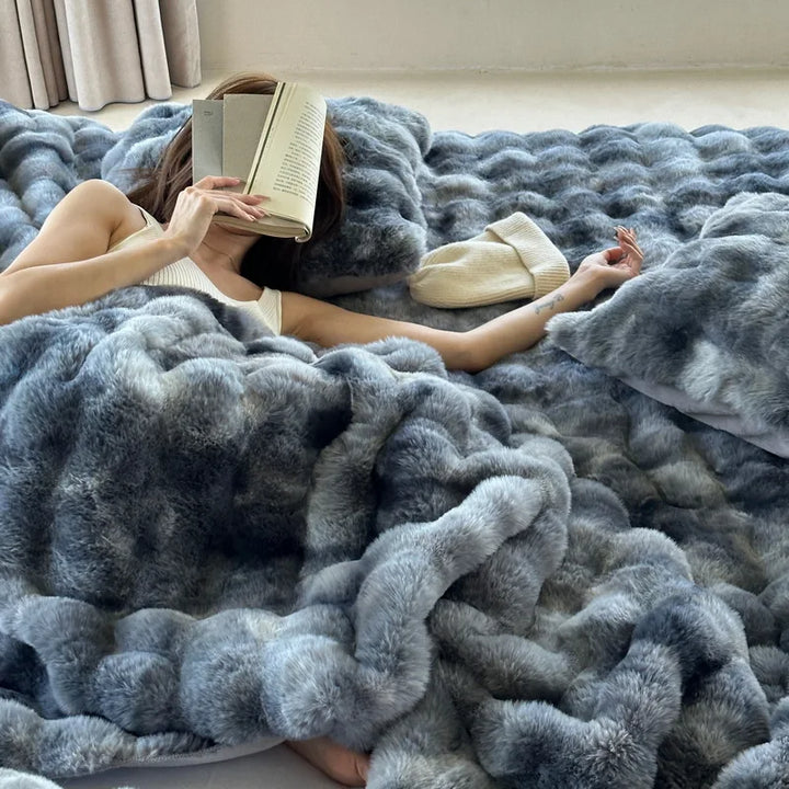LuxeVelour – Warm Duvet Cover for Winter Comfort