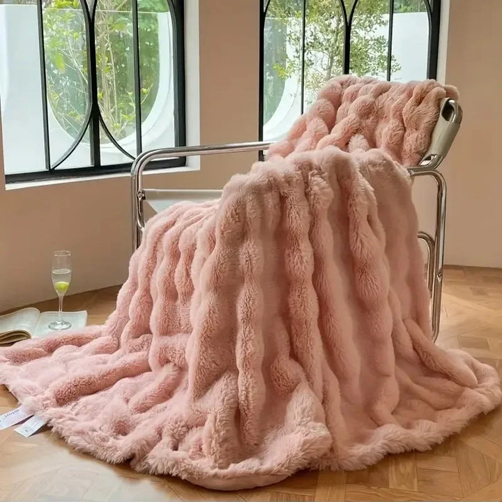 PlushCozy - Faux Fur Winter Blanket