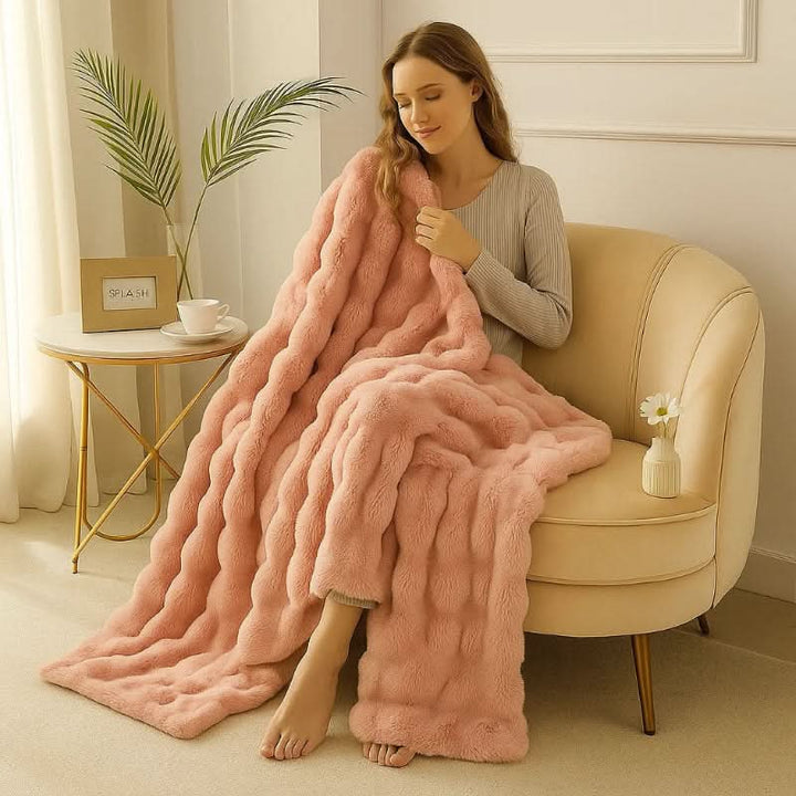 HUGMEHOME – Ultra-Soft Blanket for Cozy Comfort All Year Round