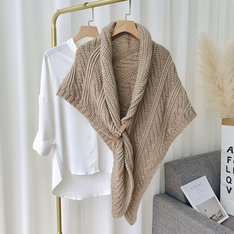 Chunky knit triangle scarf with buckle