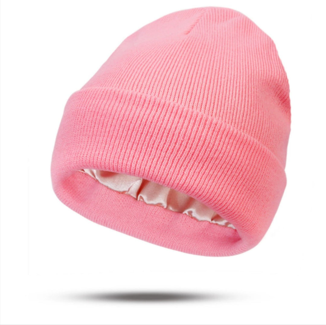 Double-layer satin-lined beanie in black