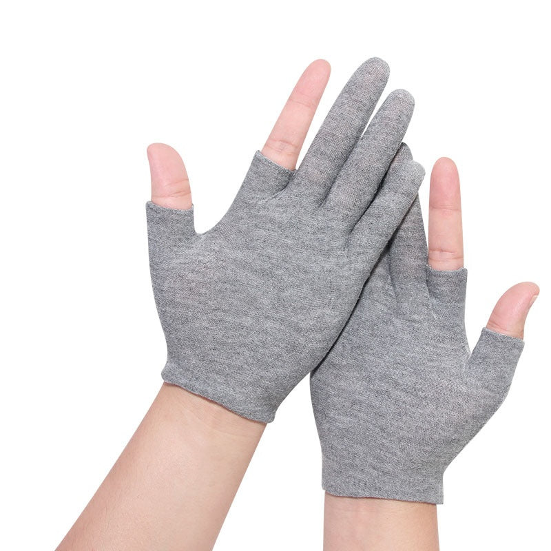 White cotton half-finger gloves with open fingertips