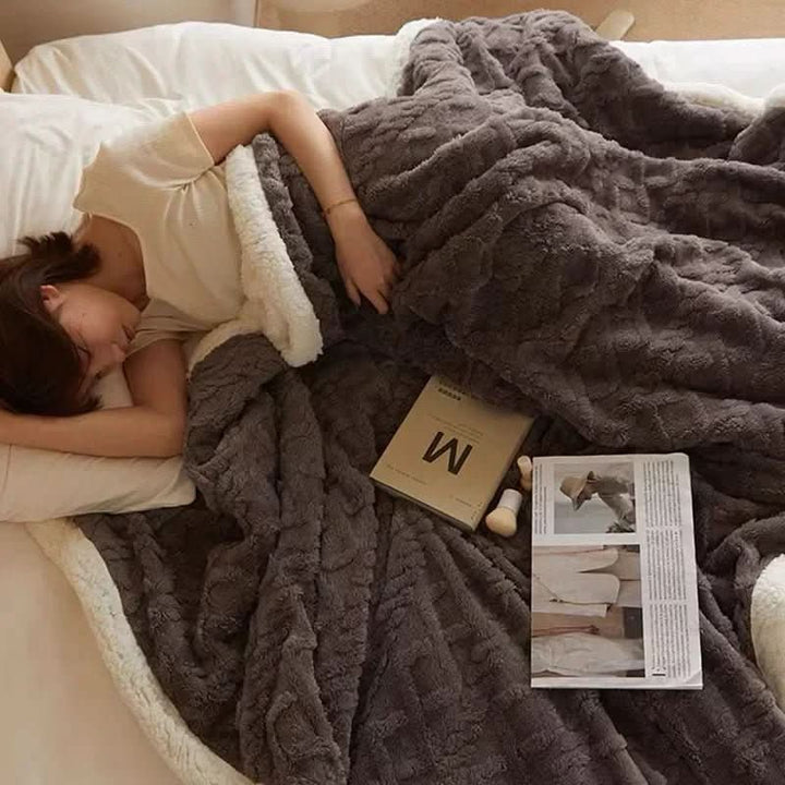 Reversible Winter Blanket, Warm and Modern Two-Sided Throw